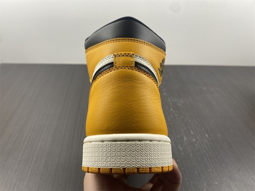 Air Jordan 1 High OG “Yellow Toe” 555088-711