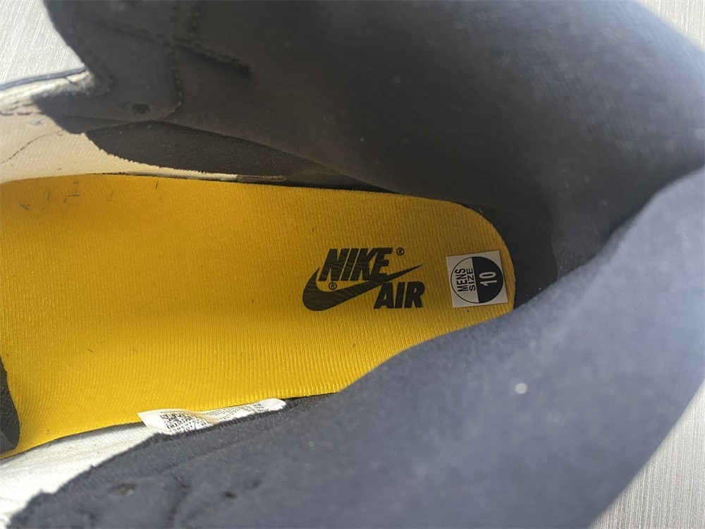 Air Jordan 1 High OG “Yellow Toe” 555088-711