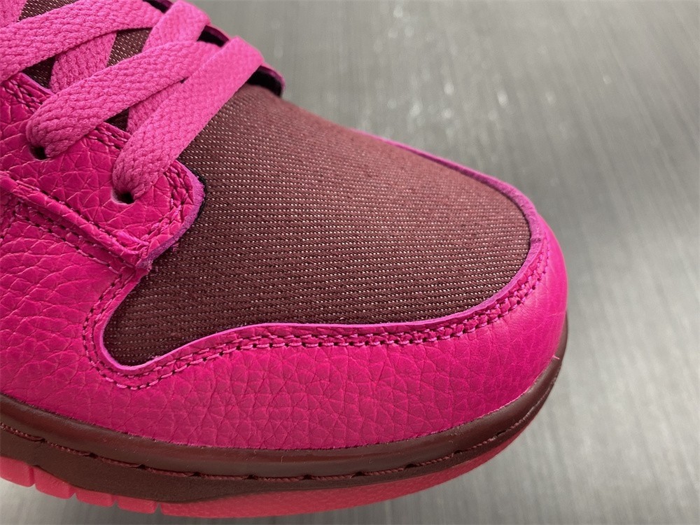 Nike Dunk Low Valentine