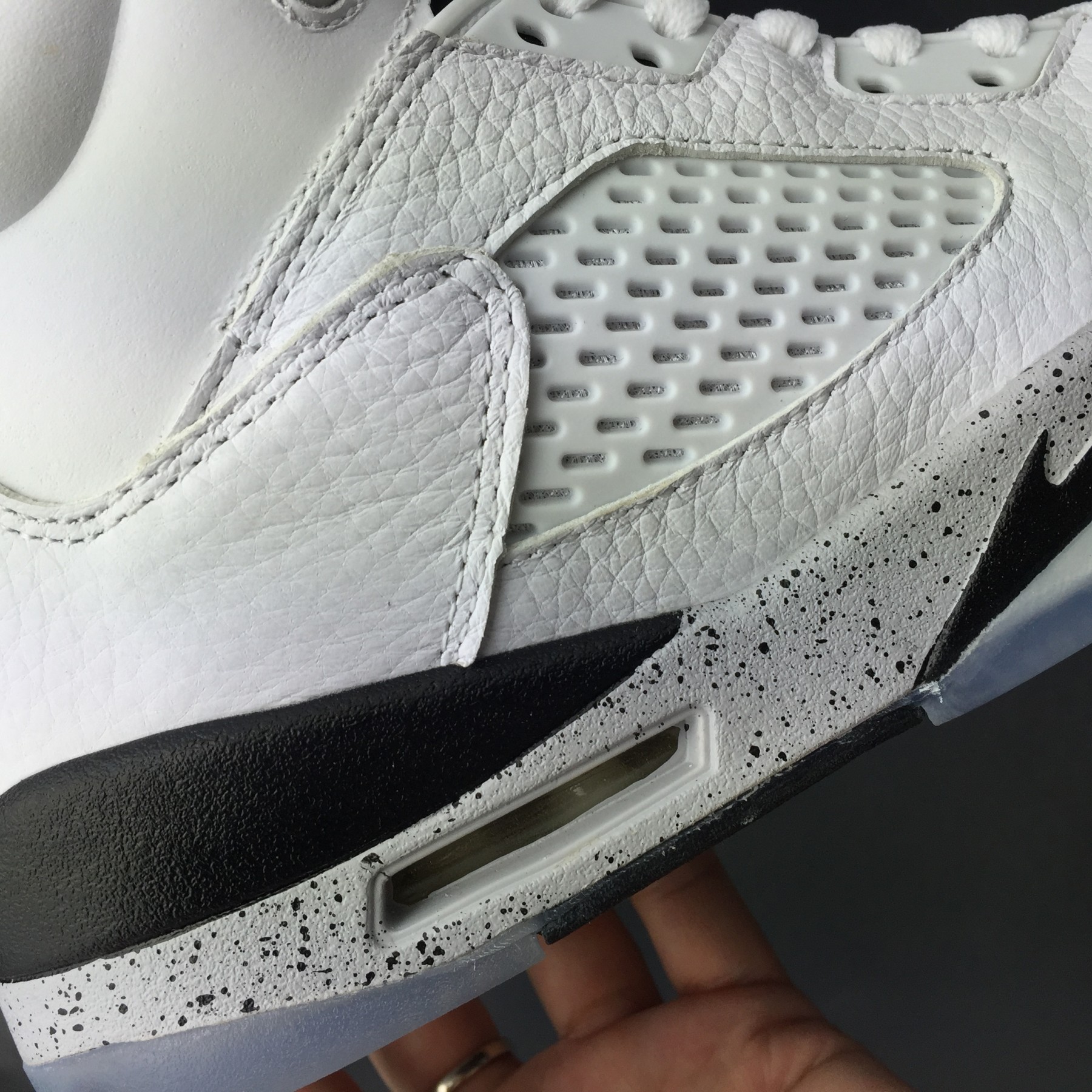 AIR JORDAN 5 RETRO "WHITE CEMENT" mens 136027-104