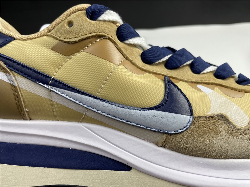 sacai x Nike VaporWaffle 3.0 Z DD1875-200