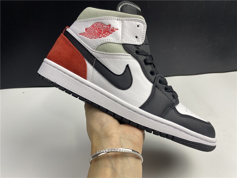 Air Jordan 1 Mid 852542-100
