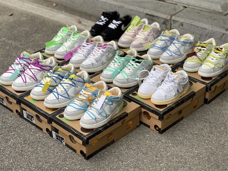 OFF-WHITE x Futura x Nike Dunk Low DM1602-118