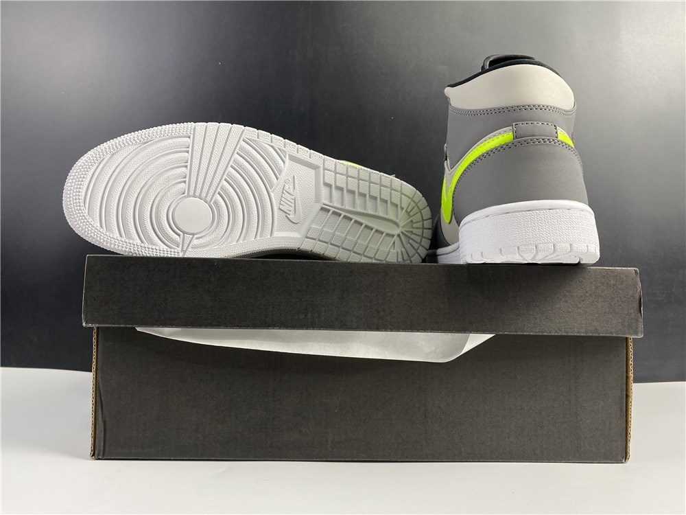 Air Jordan 1 mid AJ1 554724-072
