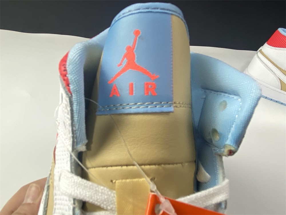 Air Jordan 1 Mid SE Sesame CZ0774-200