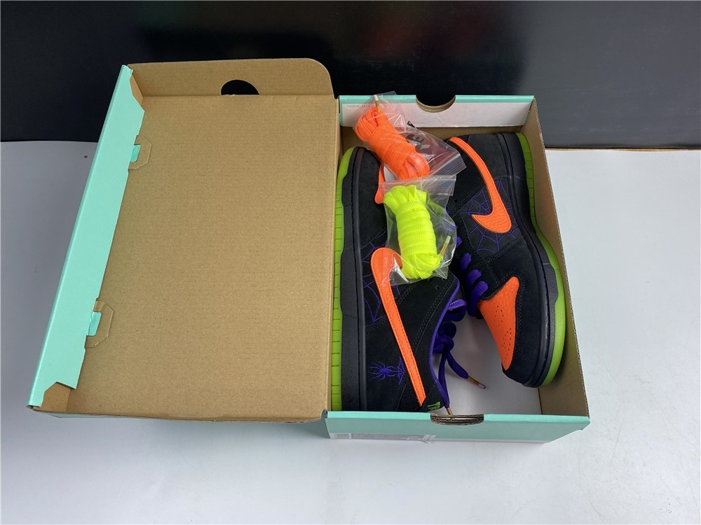 Nike SB Dunk Low “Night of Mischief” BQ6817-006