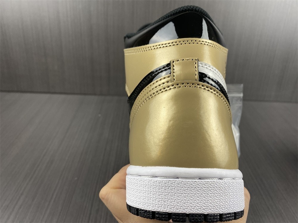 Air Jordan 1 Retro High OG NRG