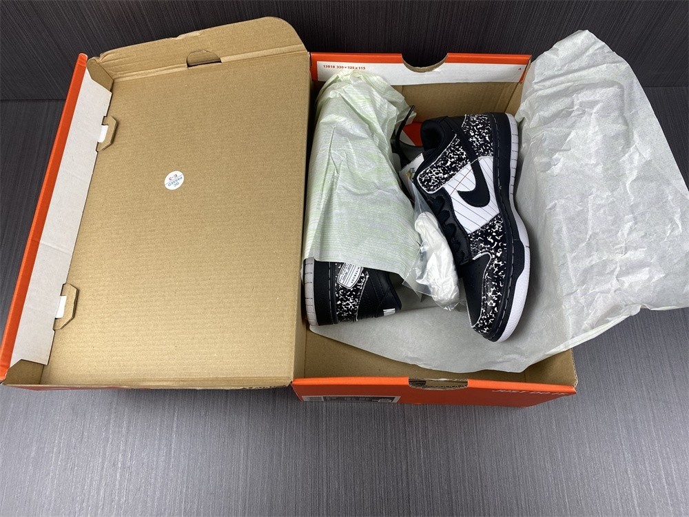 Nike Dunk Low Premium “Nikebook” 327624-001