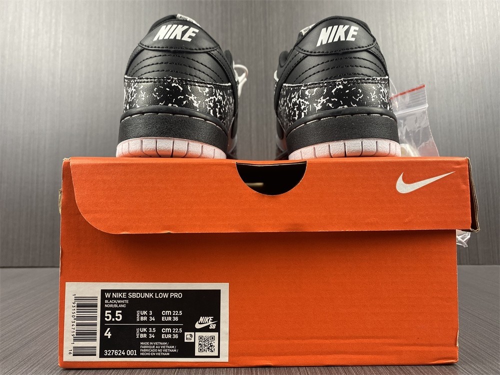 Nike Dunk Low Premium “Nikebook” 327624-001
