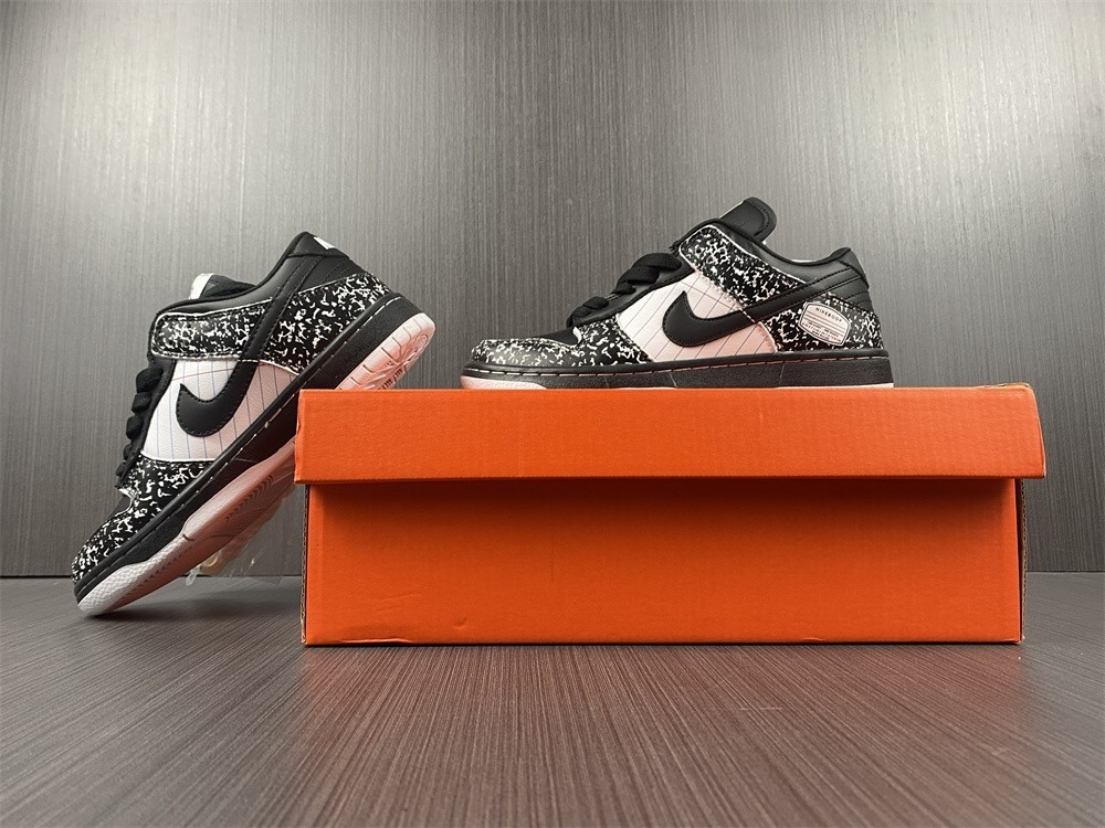 Nike Dunk Low Premium “Nikebook” 327624-001