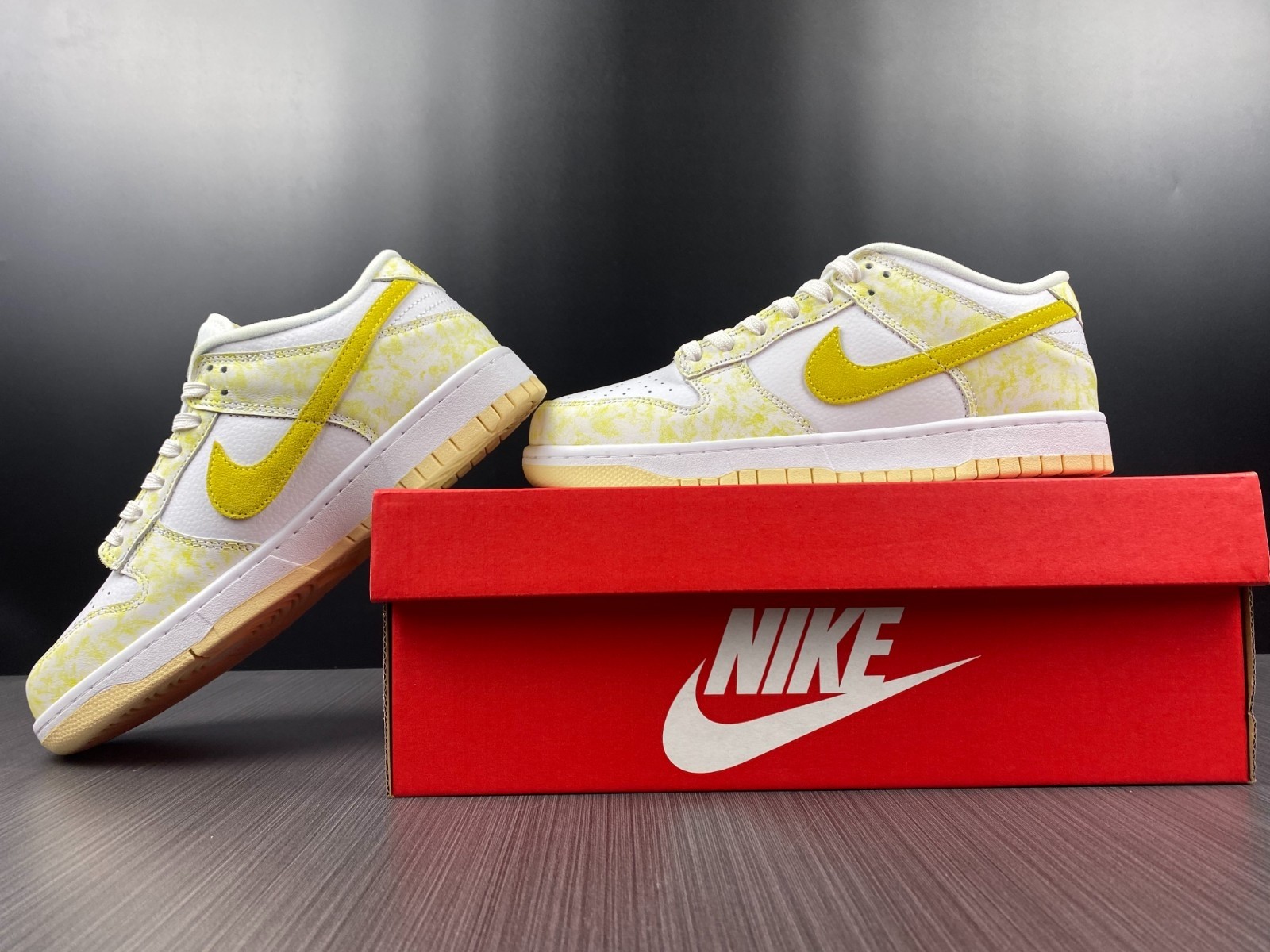 Nike Dunk Low "Yellow Strike" DM9467-700
