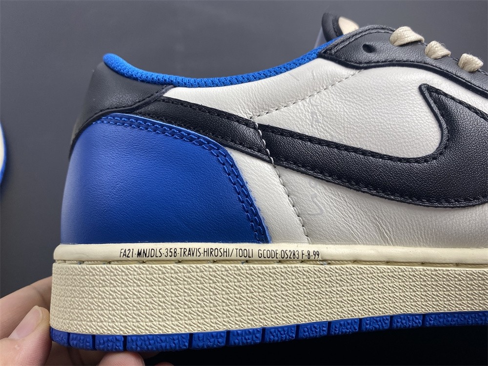 Travis Scott x Fragment x Air Jordan 1 Low OG DM7866-140