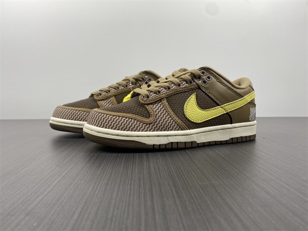 Undefeated x Nike Dunk Low DH3061-200