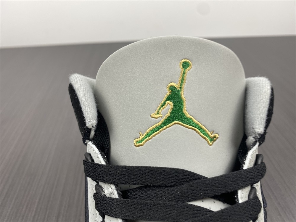 Air Jordan 3 Pine Green CT8532-030