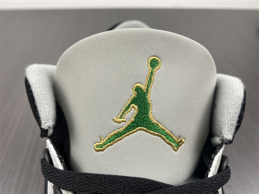 Air Jordan 3 Pine Green CT8532-030