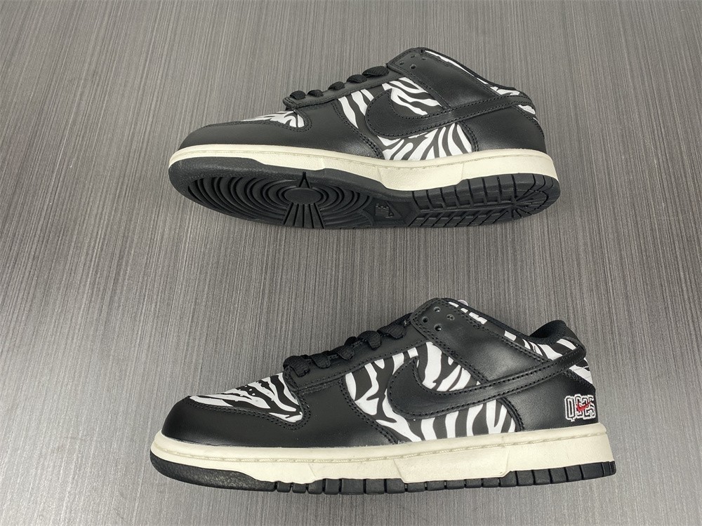 Quartersnacks x Nike SB Dunk Low Zebra DM3510-001