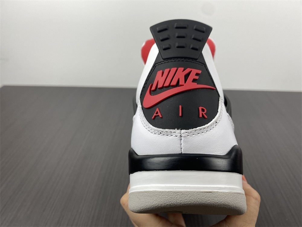 Air Jordan 4 “Fire Red” DC7770-160
