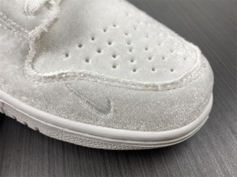 Dover Street Market Nike Dunk Low Triple White DH2686-100