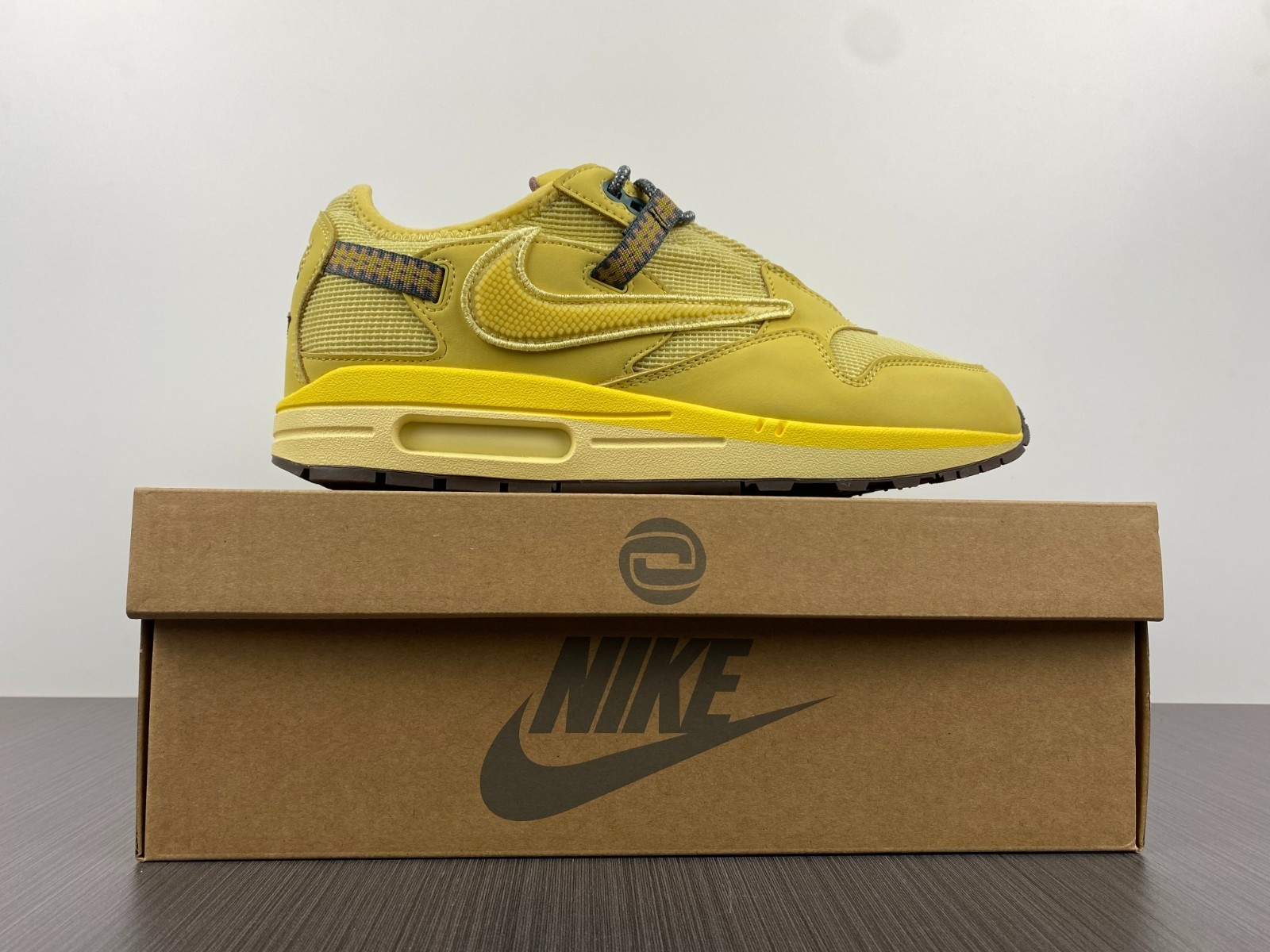 Travis Scott Nike Air Max 1 Wheat DO9392-700