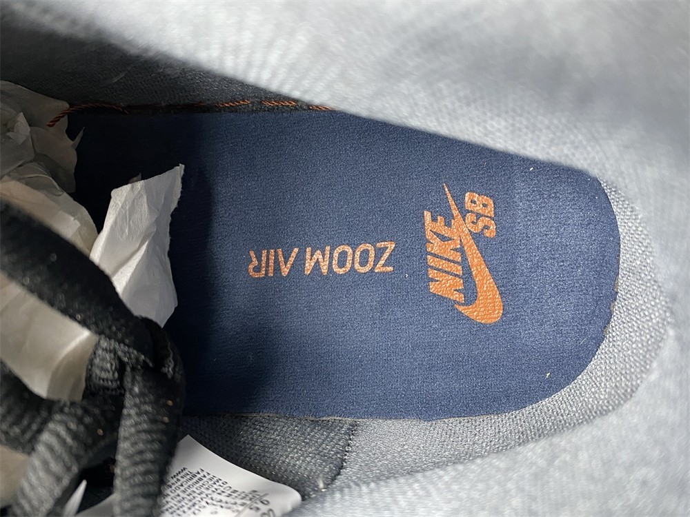 Gundam x Nike SB Dunk High "Banshee" DH7717-400