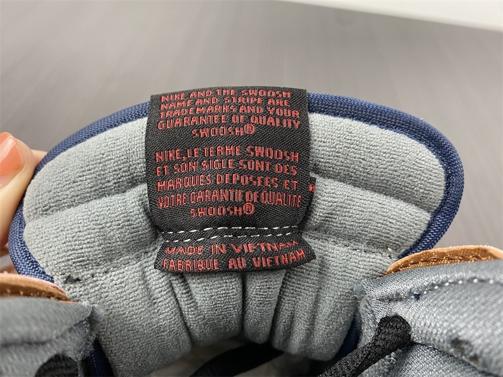 Gundam x Nike SB Dunk High "Banshee" DH7717-400