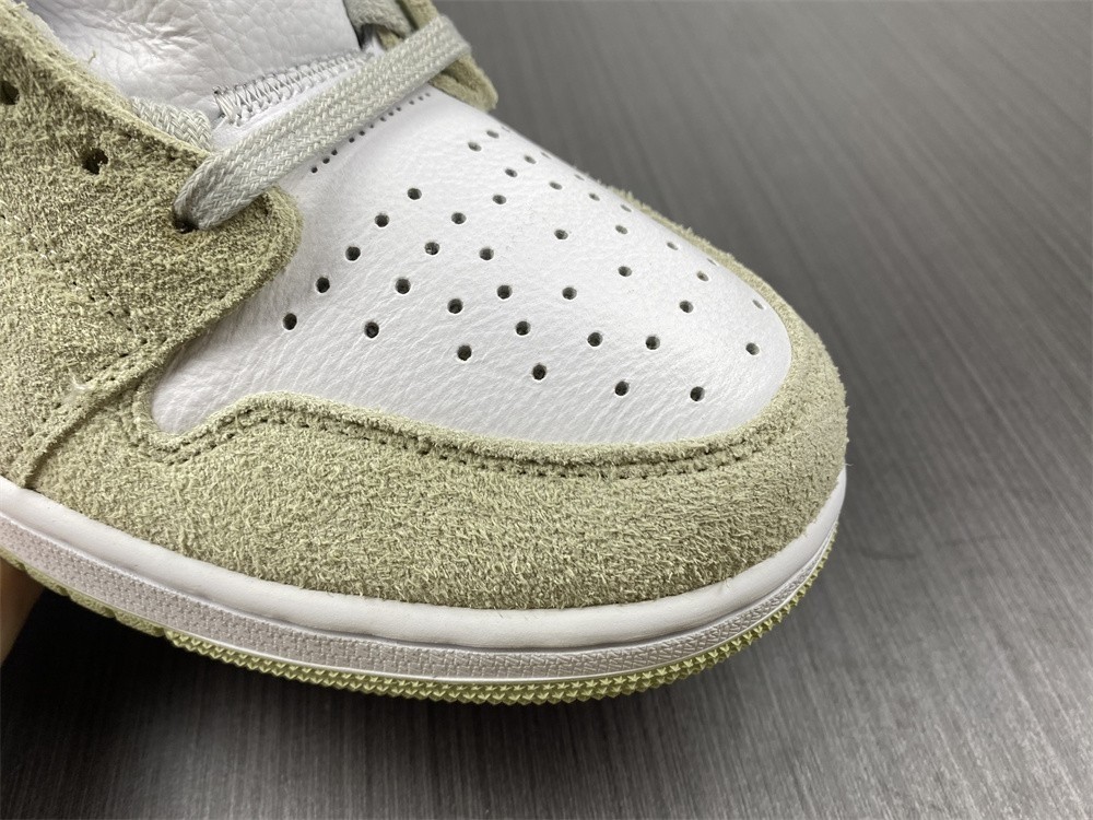 Air Jordan 1 Zoom CMFT Olive Aura CT0979-102