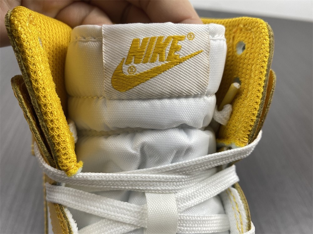 Nike Dunk High Dark Sulfur - J - DD1869-106
