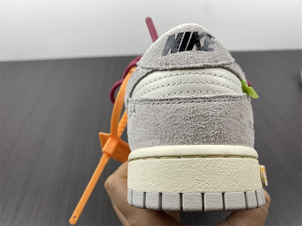 OFF-WHITE x Futura x Nike Dunk Low DJ0950-114