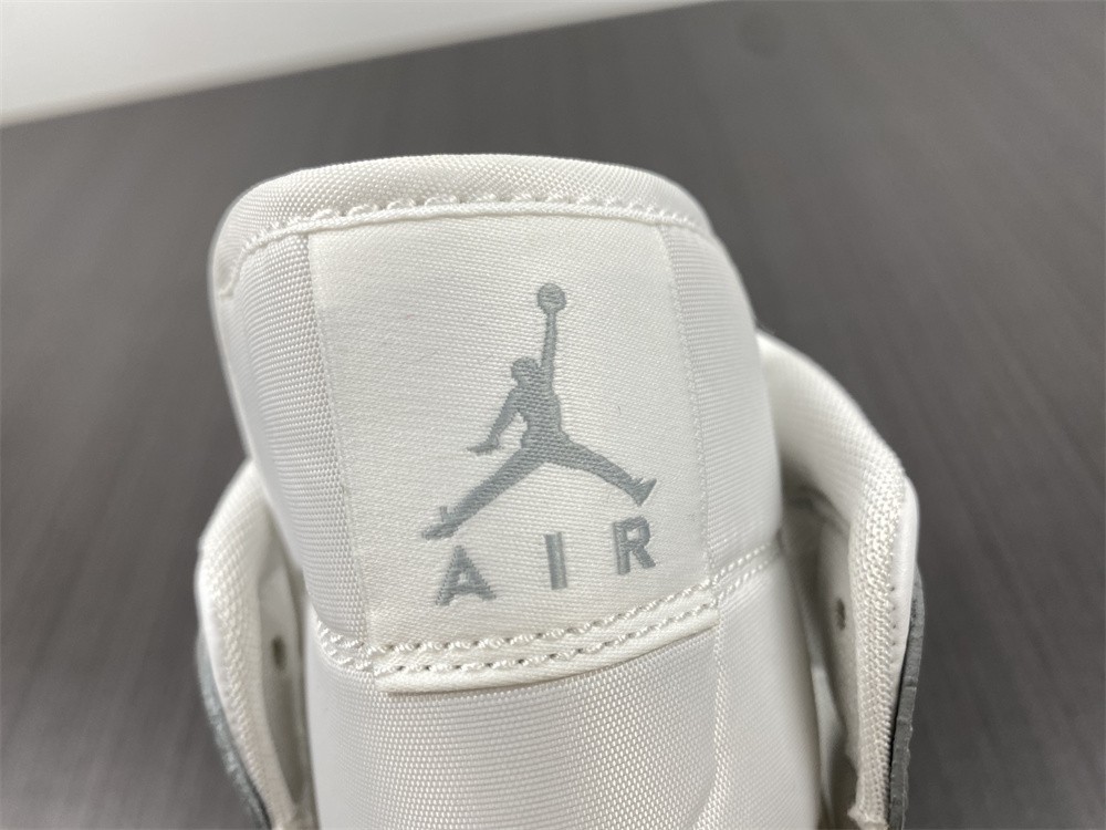 Air Jordan 1 Mid Wolf Grey Aluminum (W) - BQ6472-105