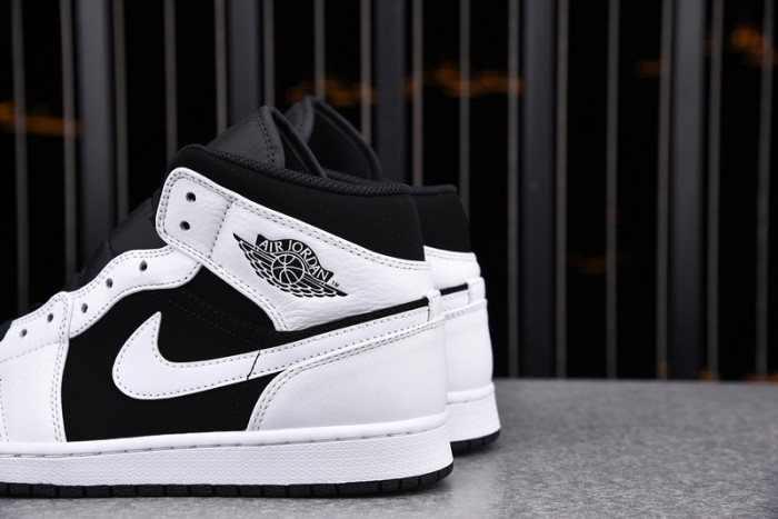 Air Jordan 1 Retro Mid