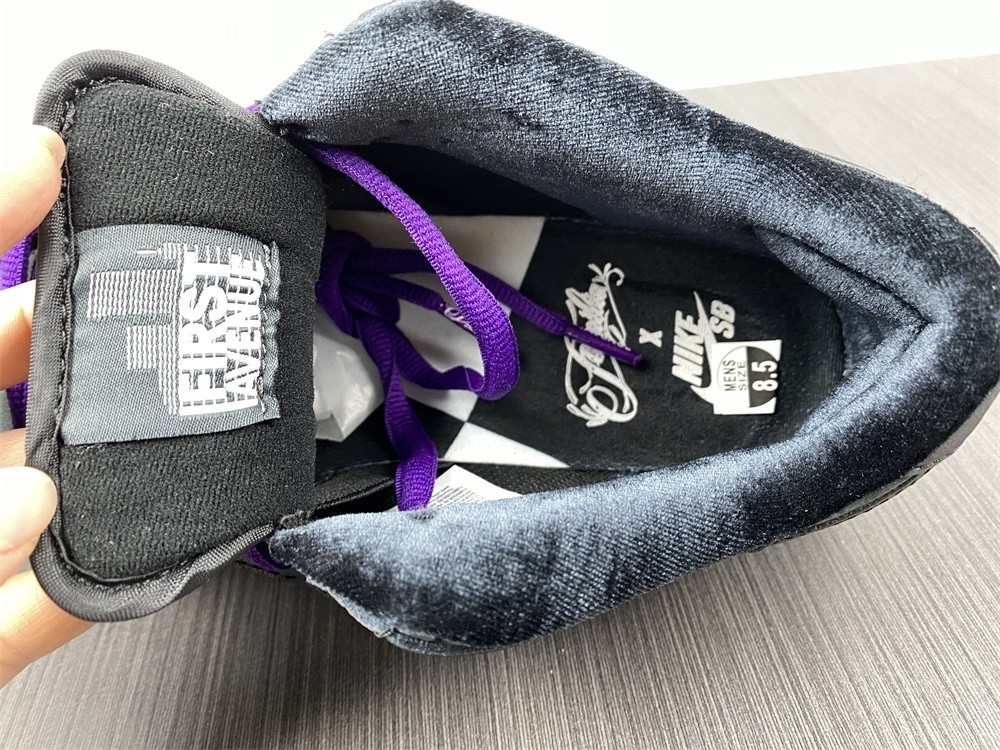 Familia Nike SB Dunk Low First Avenue Prince DJ1159-001