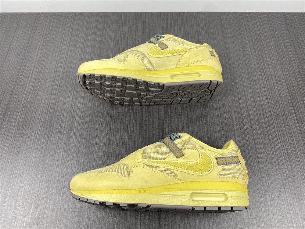 Travis Scott Nike Air Max 1 Wheat DO9392-700