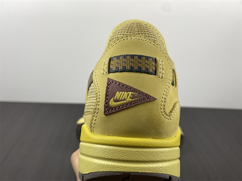 Travis Scott Nike Air Max 1 Wheat DO9392-700