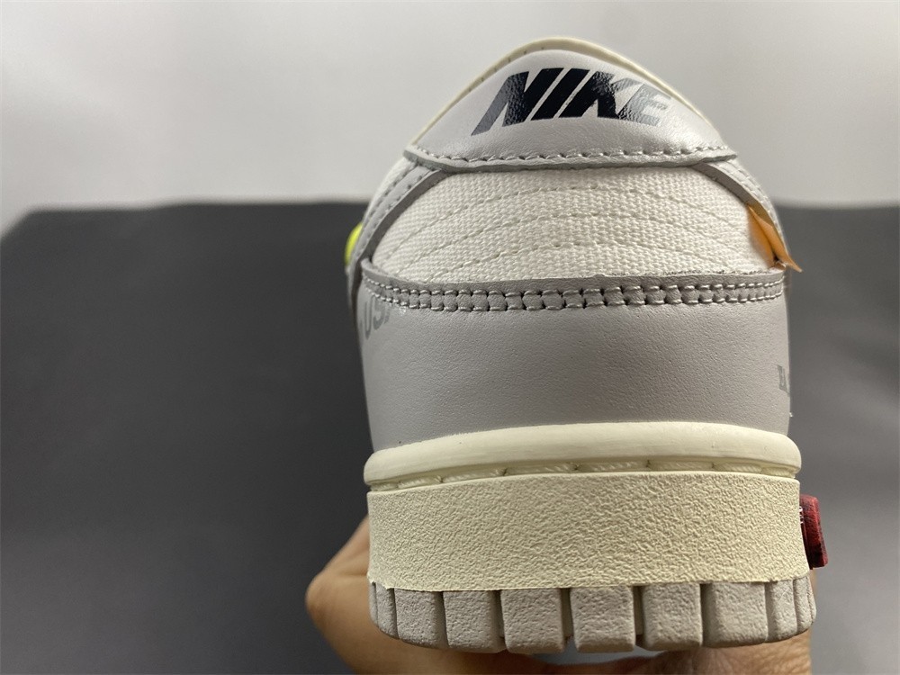 Off-White x Nike SB Dunk Low The 04/50 50/30 DM1602-106