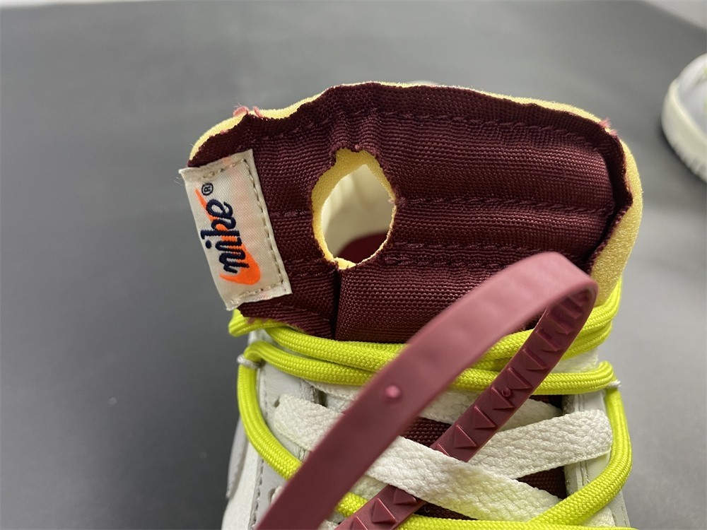 Off-White x Nike SB Dunk Low The 04/50 50/30 DM1602-106