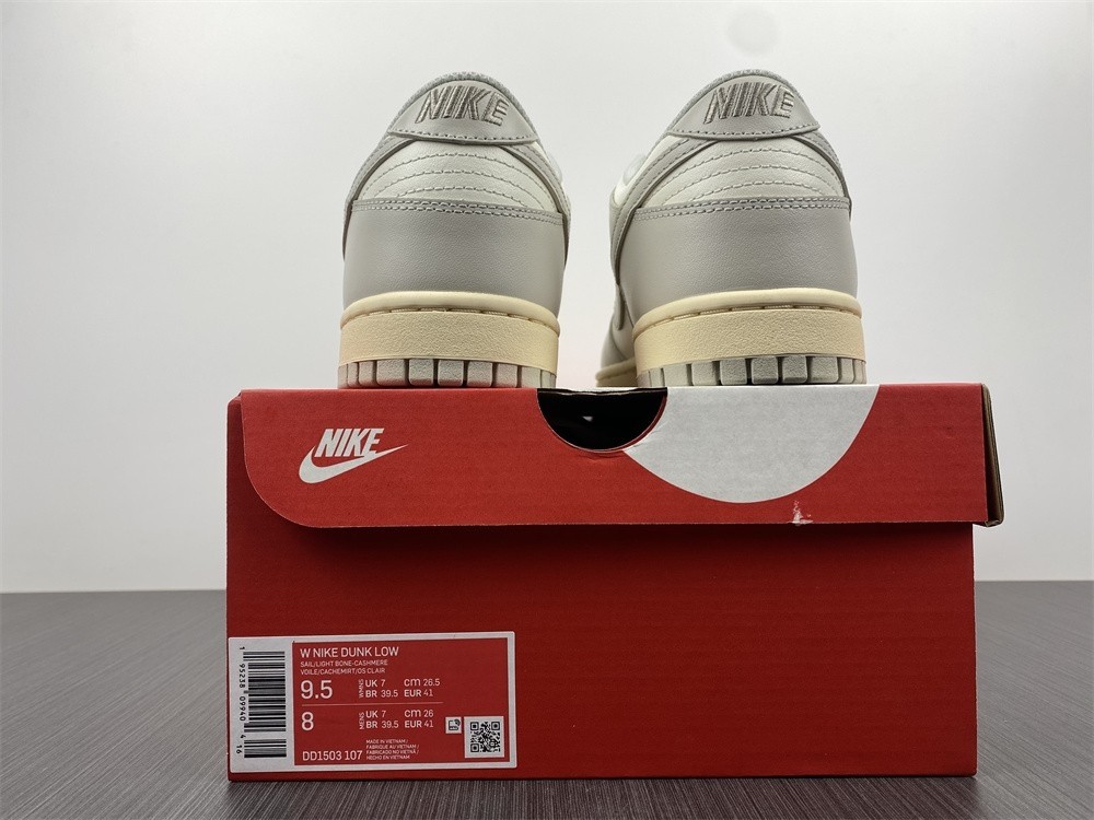 Nike Dunk Low Women "Light Bone" DD1503-107