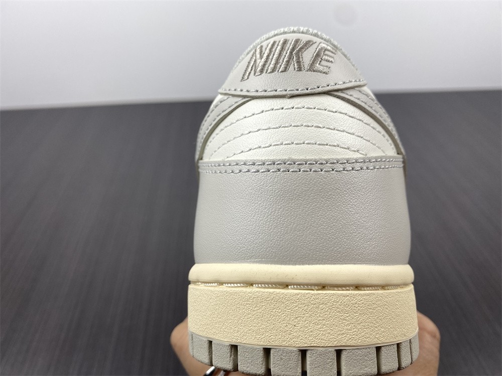 Nike Dunk Low Women "Light Bone" DD1503-107