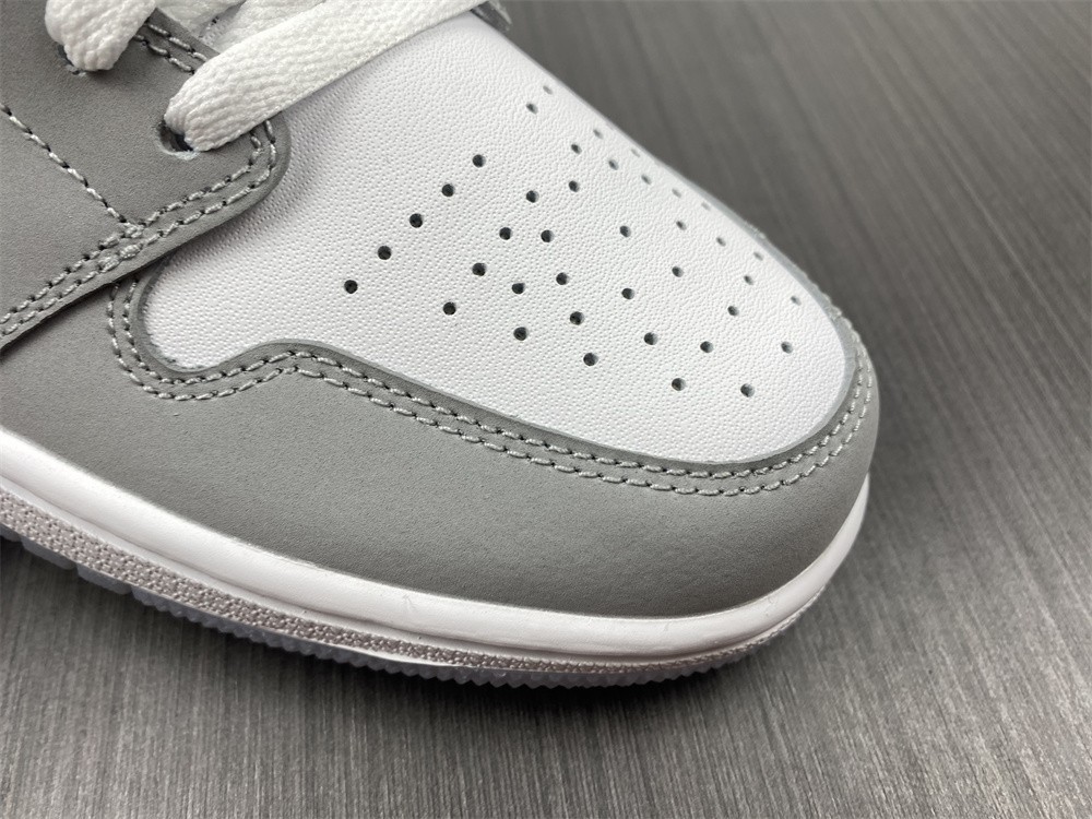 Air Jordan 1 Low Wolf Grey (W) - DC0774-105