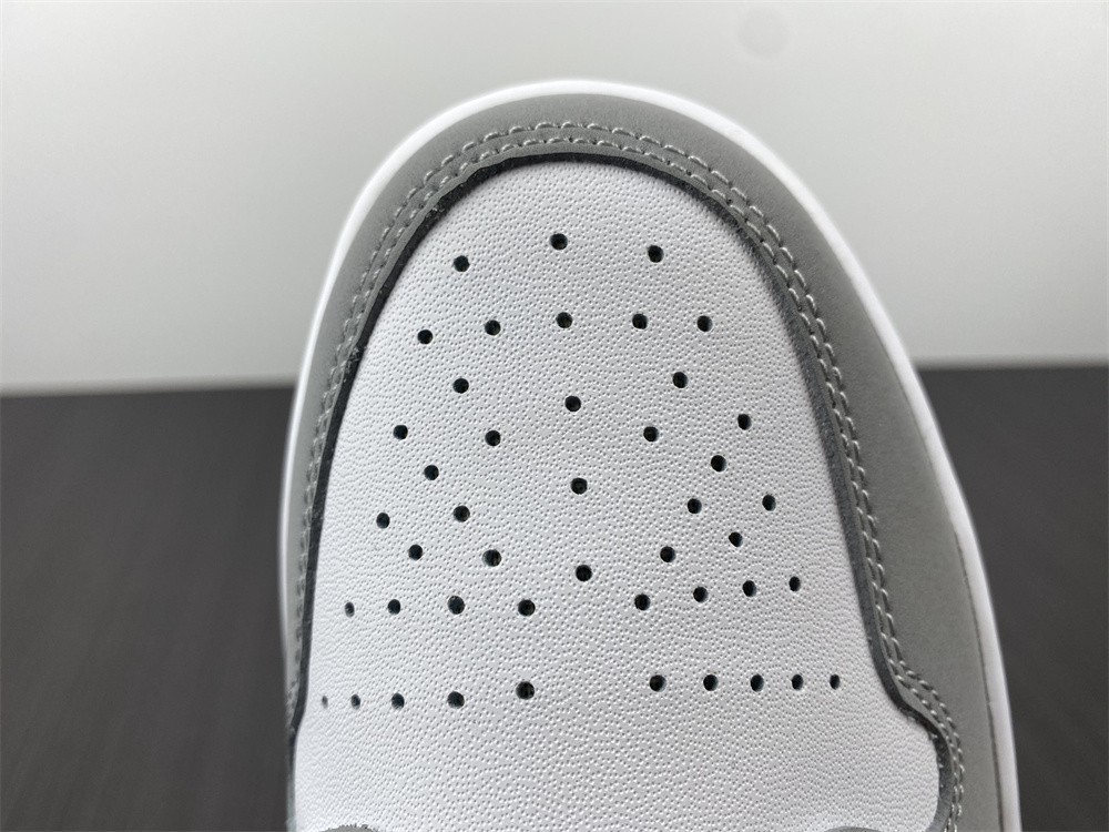 Air Jordan 1 Low Wolf Grey (W) - DC0774-105