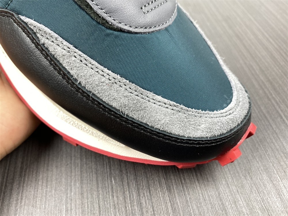 Undercover x Sacai x Nike LDWaffle 2.0 Z DJ4877-300