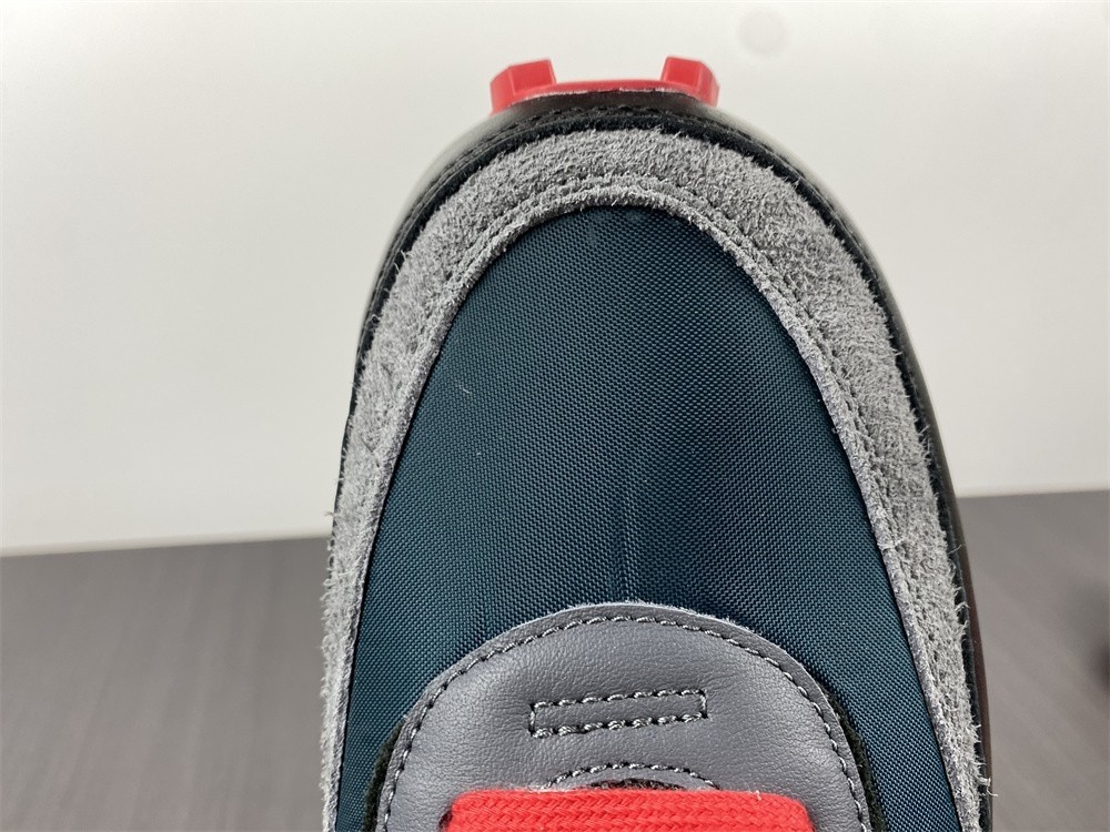 Undercover x Sacai x Nike LDWaffle 2.0 Z DJ4877-300