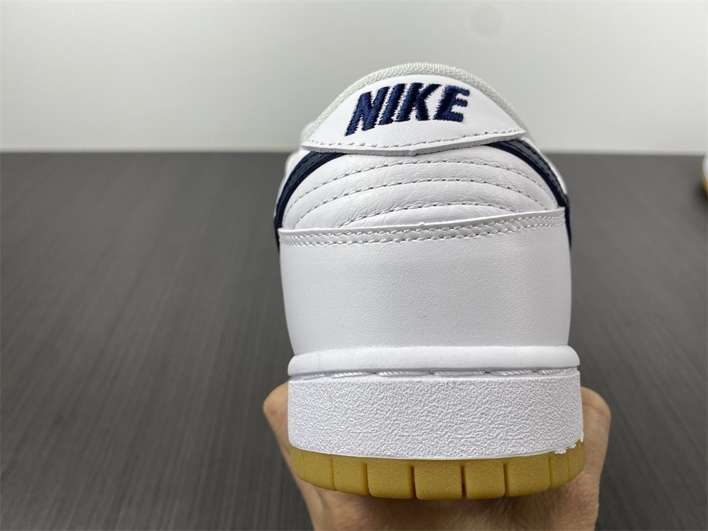 Nike SB Dunk Low “Classic Green” CZ2249-100