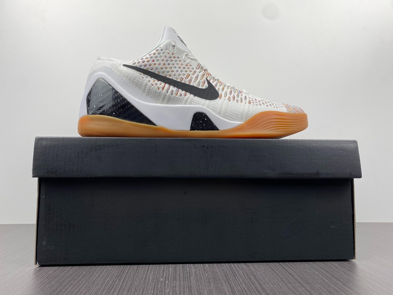 Nike Kobe 9 Premium Htm Color White Black Multi 698595-109