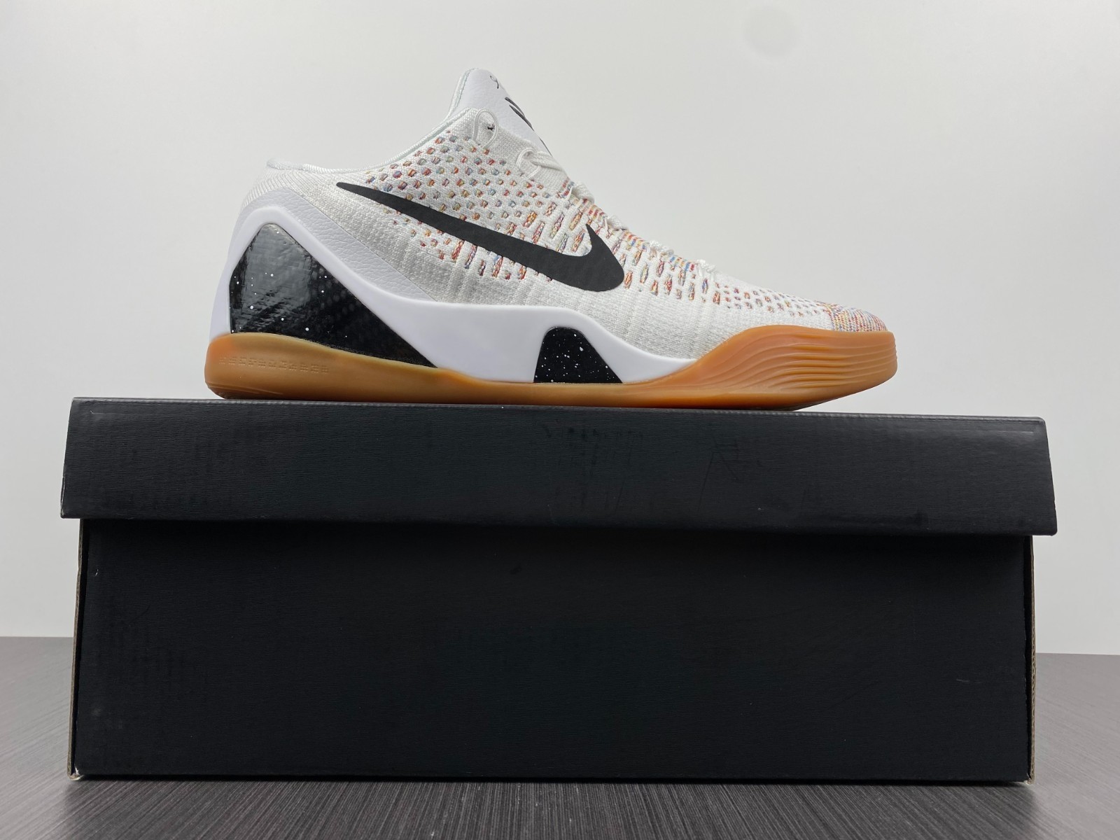 Nike Kobe 9 Premium Htm Color White Black Multi 698595-109