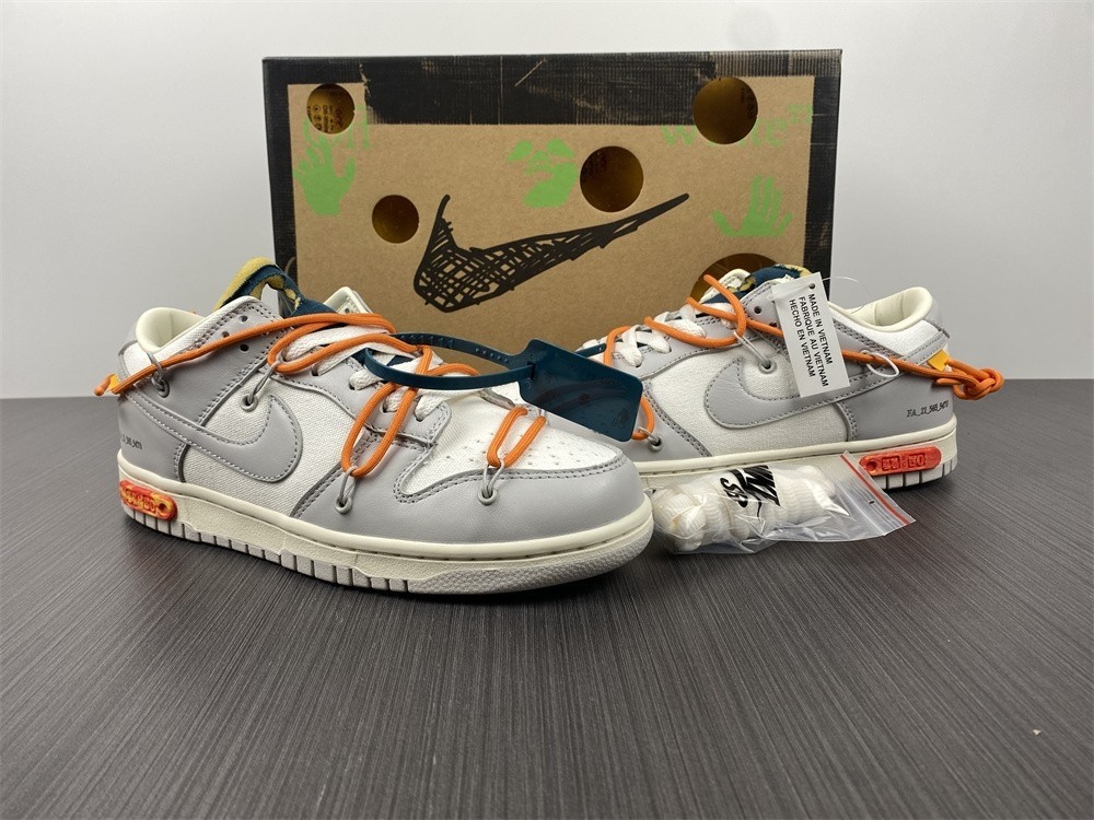 Off-White x Nike Dunk Low "The 50" No.44 DM1602-104