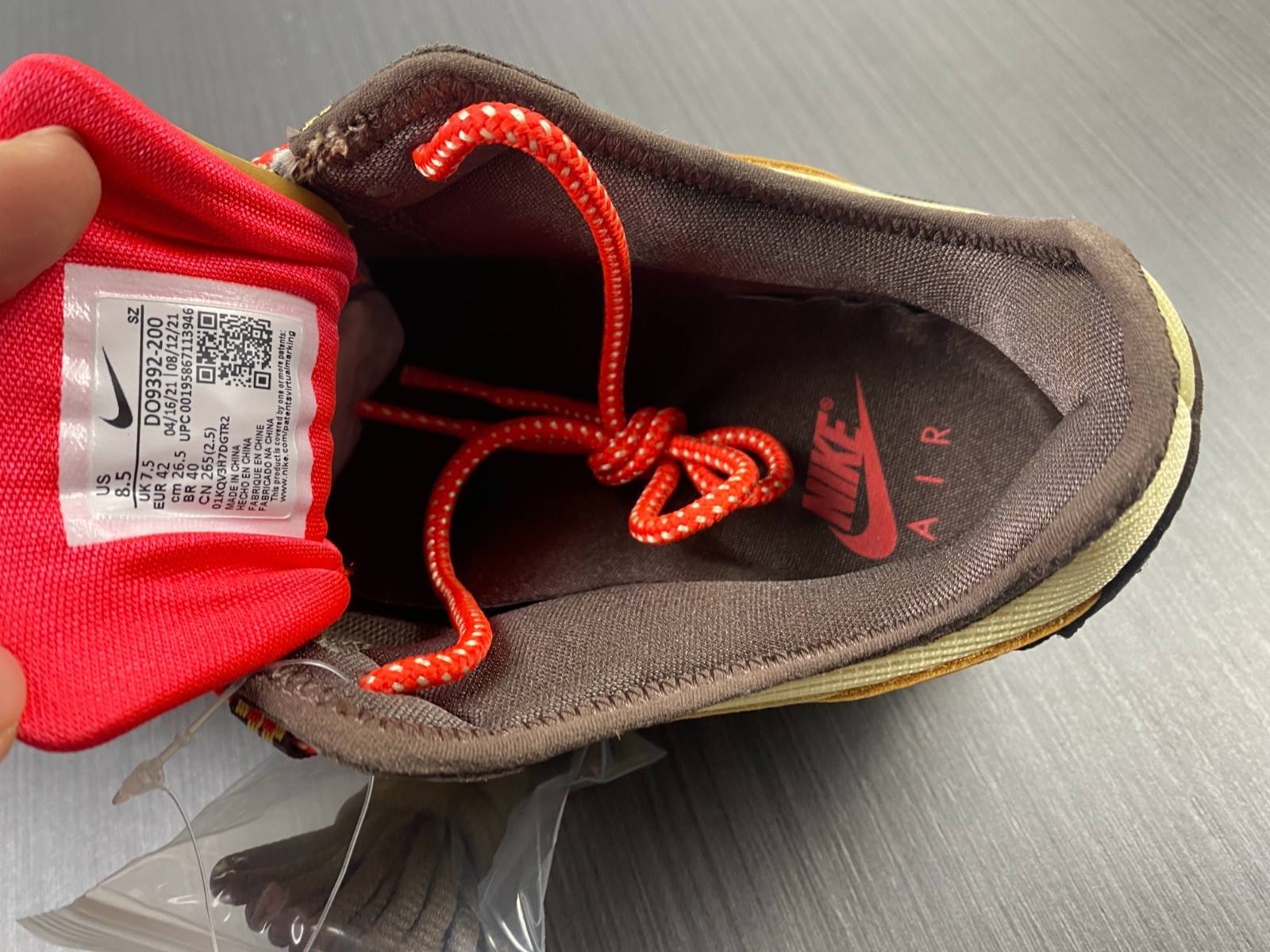 Travis Scott x Air MAX1 / CJ ( 12 ) DO9392-200