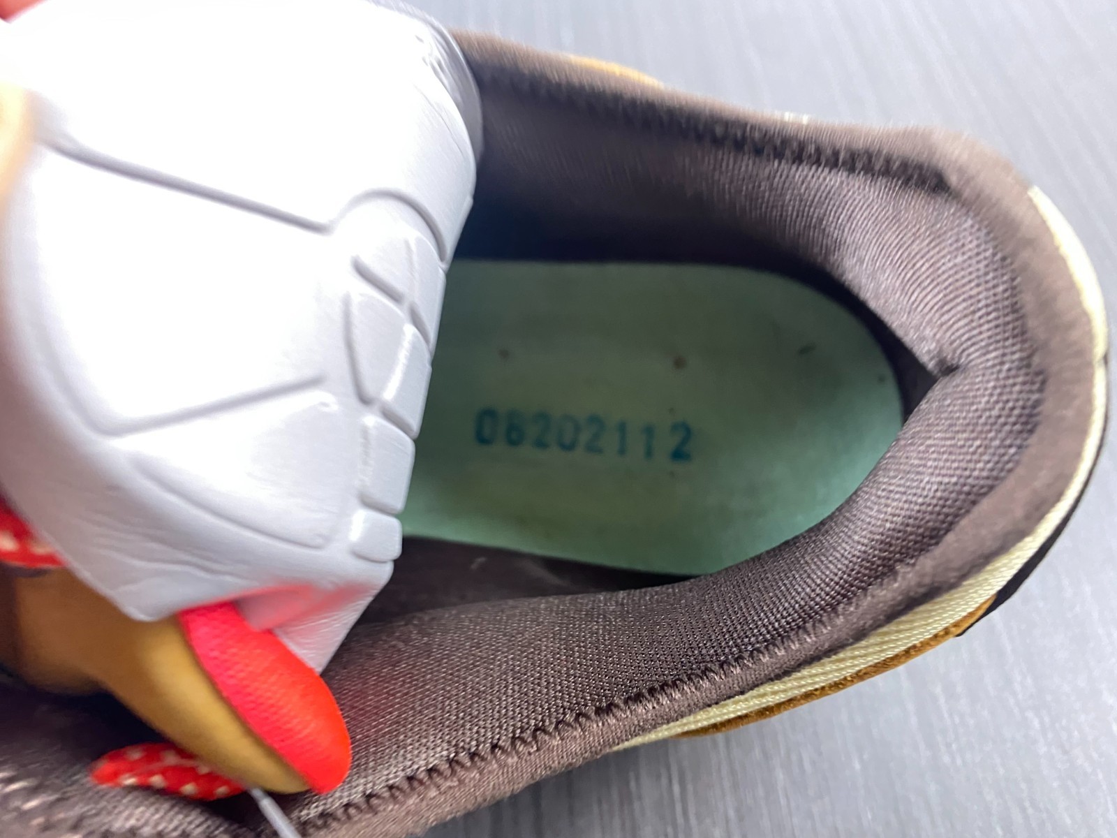 Travis Scott x Air MAX1 / CJ ( 12 ) DO9392-200