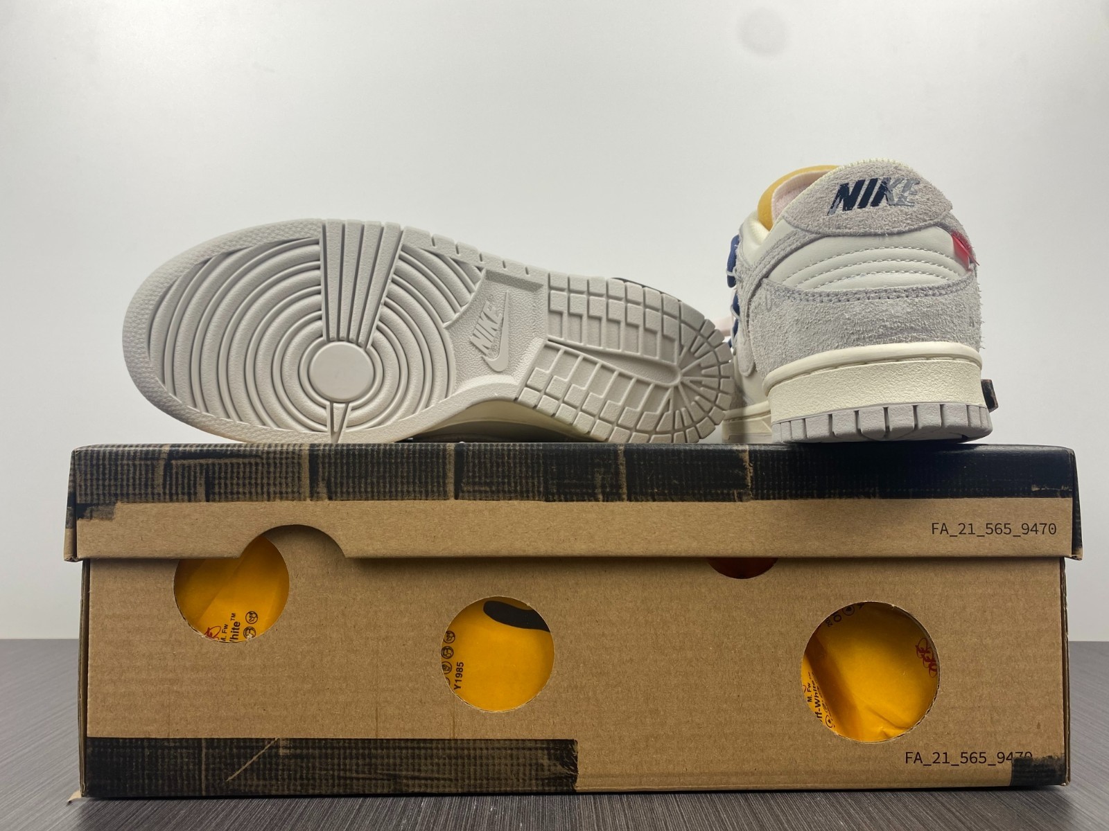 Nike Dunk Low Off-White "Lot 18 of 50" - DJ0950-112