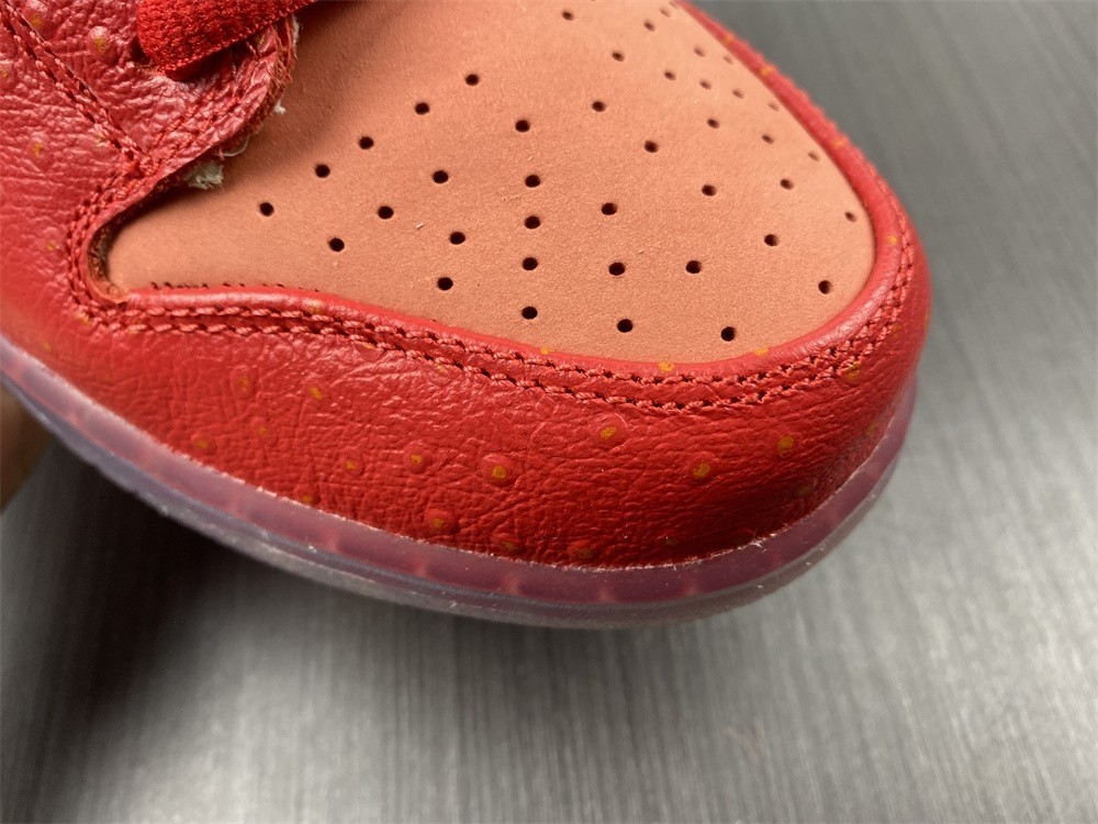 Nike SB Dunk High “Strawberry Cough" CW7093-600