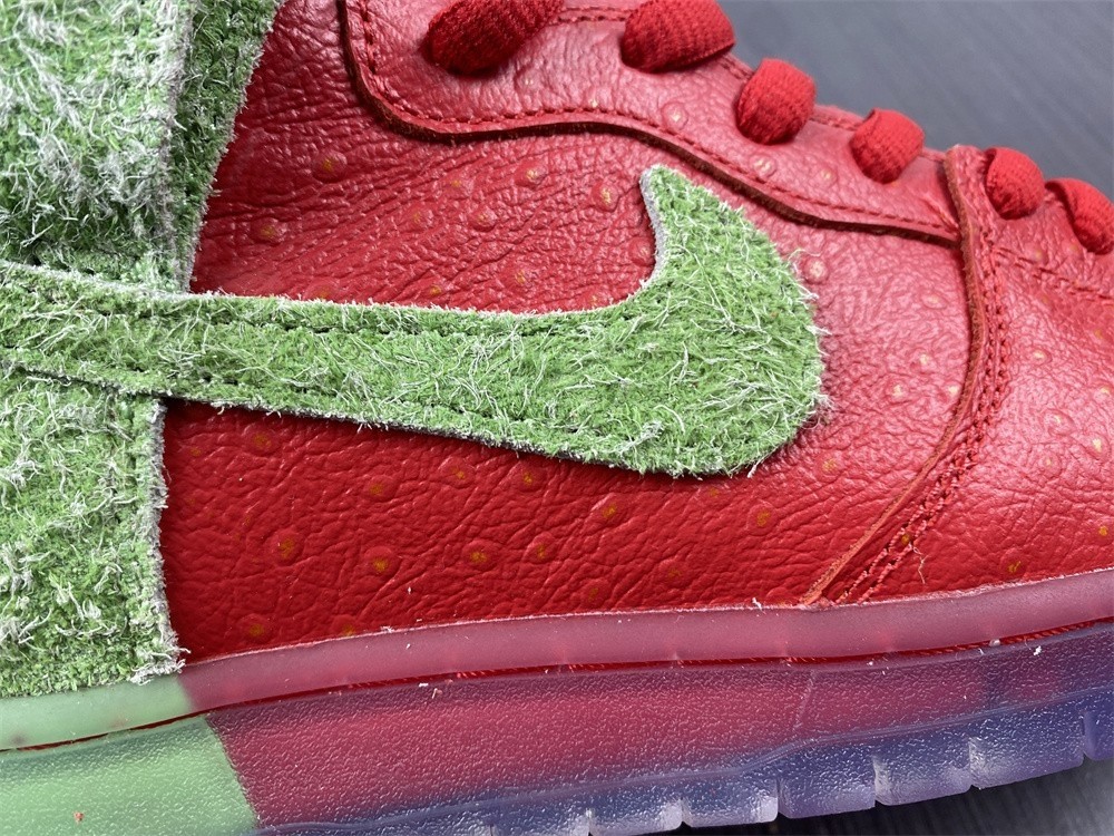 Nike SB Dunk High “Strawberry Cough" CW7093-600